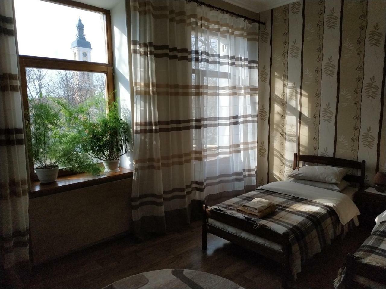 Apartment In The Center Of Old Town Камианец-Подилский Екстериор снимка